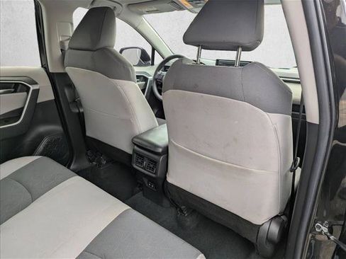 Used 2021 Toyota RAV4 XLE FWD image 28