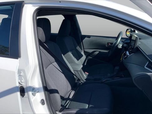 Certified 2025 Toyota Corolla LE FWD image 8