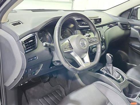 Certified 2022 Nissan Rogue Sport SL FWD image 11