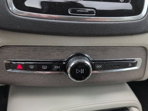 Used 2023 Volvo XC90 B6 Plus w/ Protection Package Premier image 27