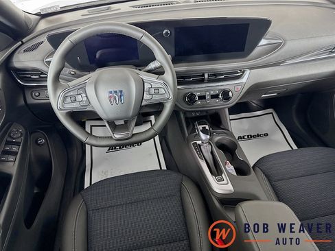 Used 2025 Buick Envista Preferred w/ Convenience I Package image 23