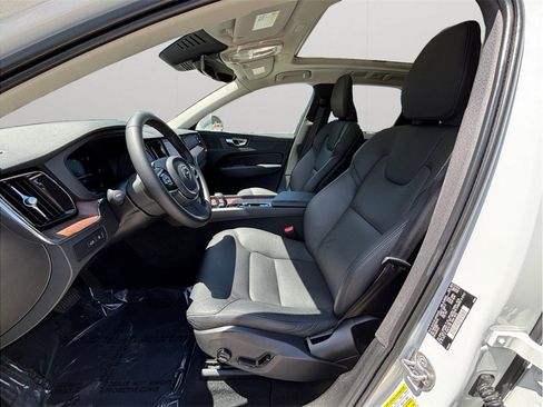 Used 2023 Volvo XC60 T8 Plus w/ Climate Package AWD/4WD image 2
