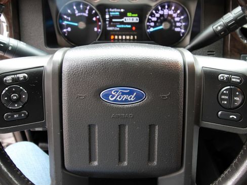 Used 2016 Ford F250 Platinum w/ FX4 Off-Road Package image 28