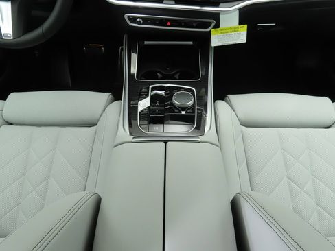 Used 2026 BMW X5 sDrive40i w/ M Sport Package RWD image 17