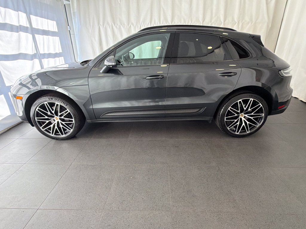 Certified 2026 Porsche Macan AWD/4WD image 2