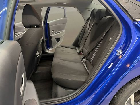 Used 2025 Hyundai Elantra SEL FWD image 24