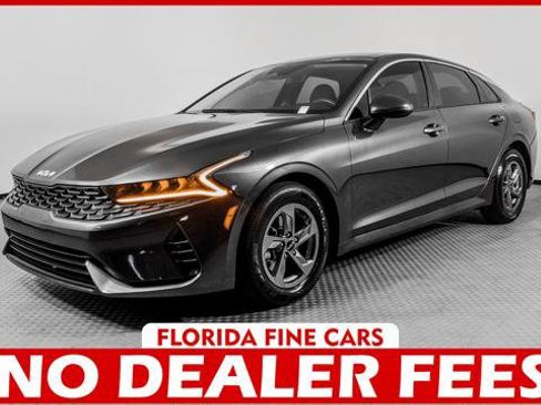 Used 2022 Kia K5 LXS FWD image 1