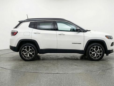 Used 2025 Jeep Compass Limited AWD/4WD image 11
