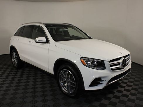 Used 2016 Mercedes-Benz GLC 300 4MATIC image 3