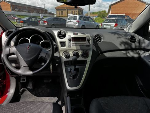 Used 2009 Pontiac Vibe w/ Preferred Package image 12