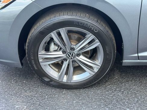 Certified 2023 Volkswagen Jetta SE w/ Panoramic Sunroof Package FWD image 10