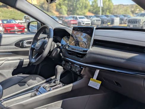 New 2026 Jeep Compass Latitude image 27