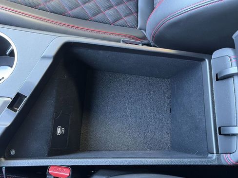 Used 2025 Genesis G70 3.3T Advanced w/ Sport Prestige Package image 23