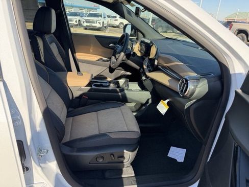 New 2026 Chevrolet Equinox ACTIV image 17