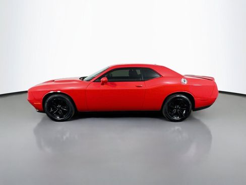Used 2021 Dodge Challenger SXT RWD image 2