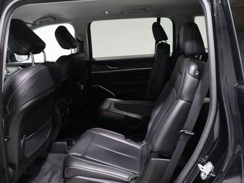 Used 2022 Jeep Grand Cherokee L Limited image 15