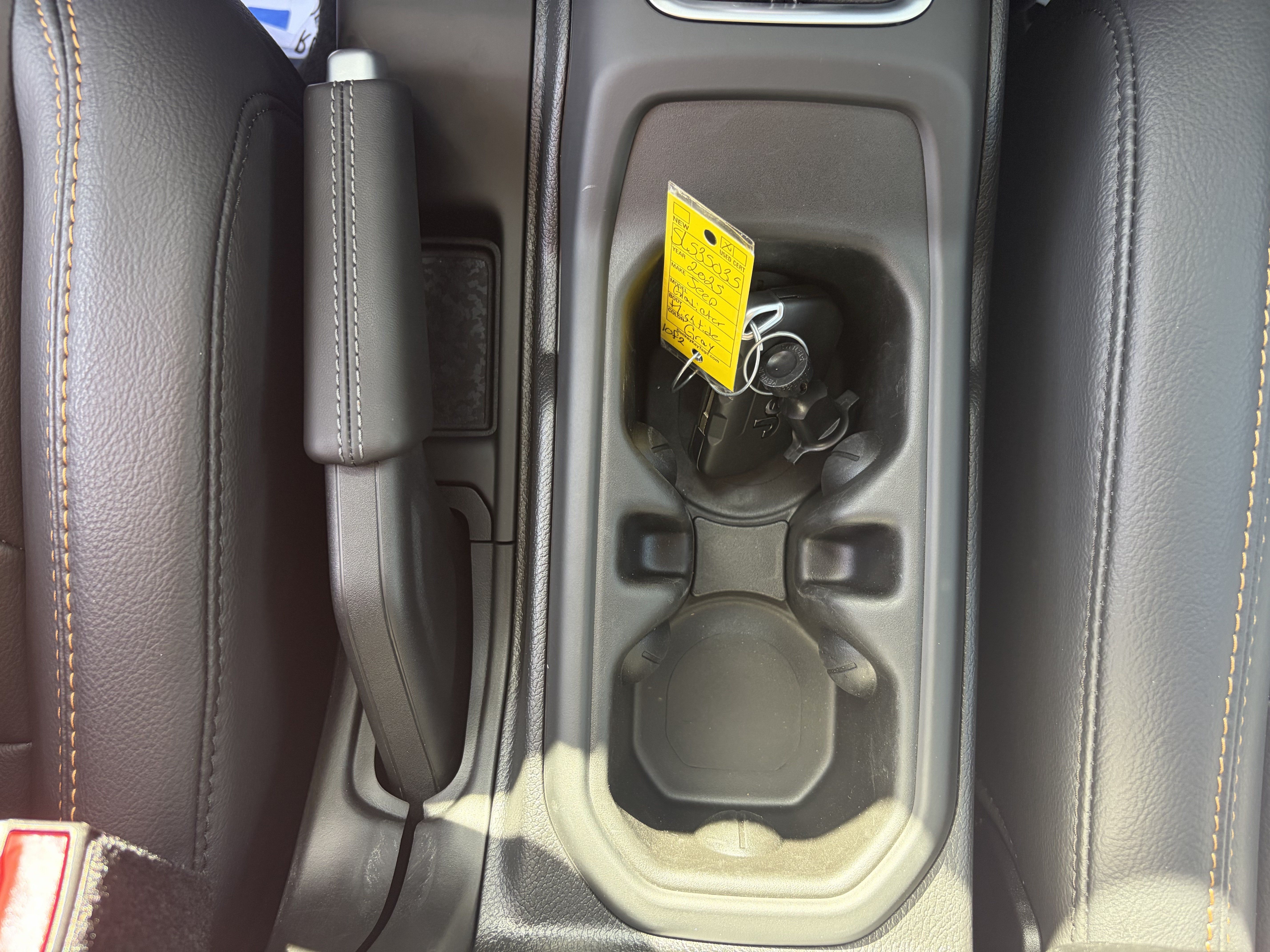 Used 2025 Jeep Gladiator Sport AWD/4WD image 16