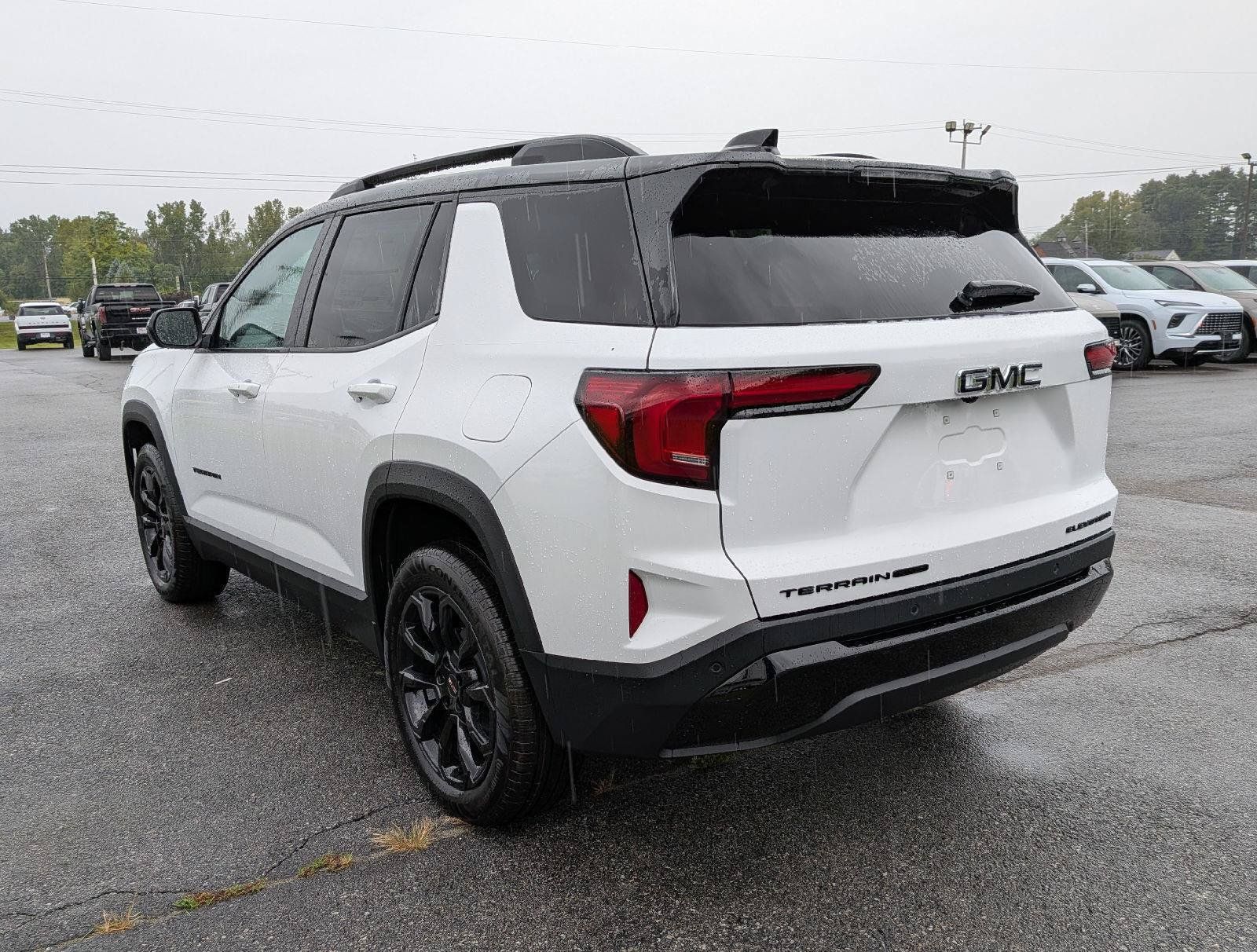 New 2027 GMC Terrain Elevation w/ Elevation Premium Package AWD/4WD image 7