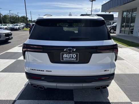 Used 2025 Chevrolet Traverse Z71 w/ Enhanced Driving Package AWD/4WD image 5