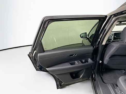 Used 2025 Nissan Pathfinder SV image 25