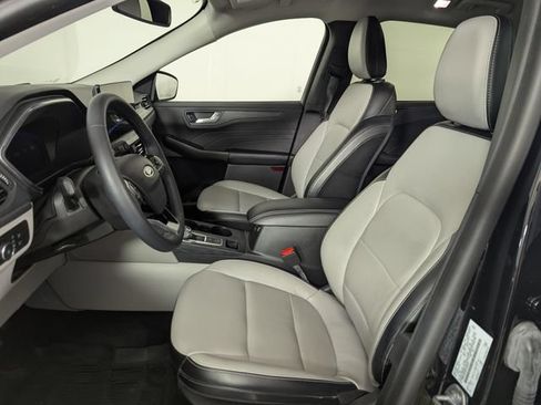 Used 2023 Ford Escape Platinum AWD/4WD image 11