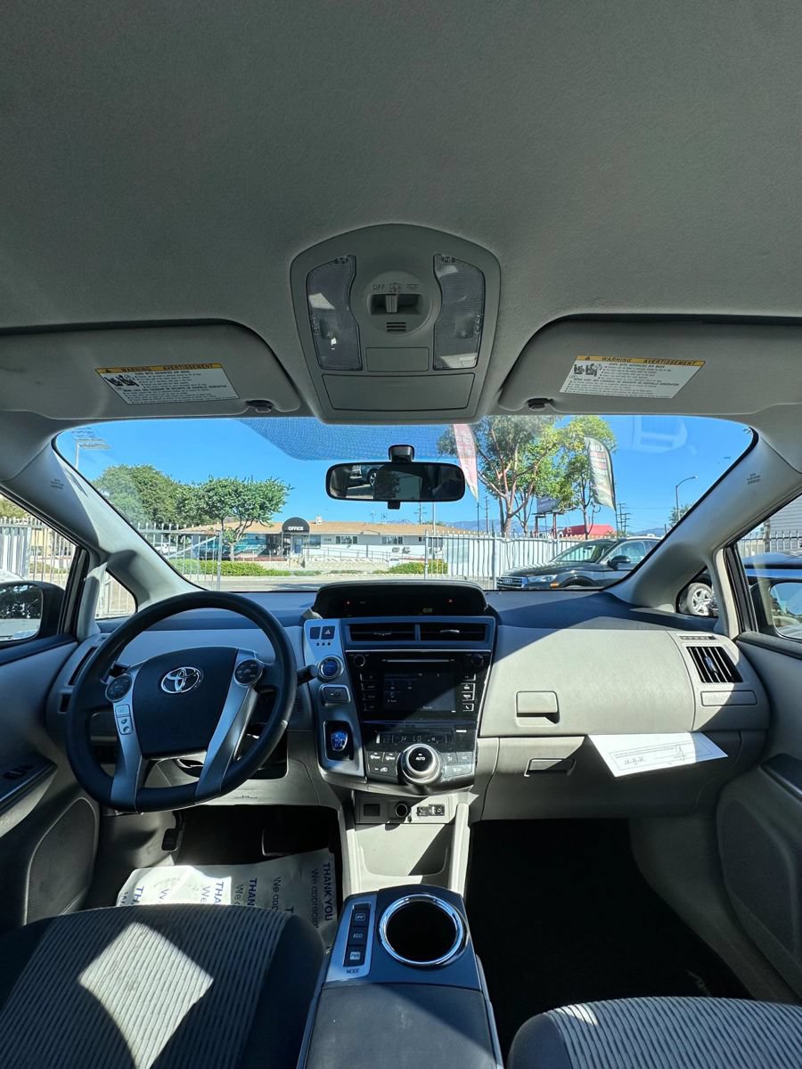 Used 2017 Toyota Prius V Two w/ Carpet Mat Package FWD image 13