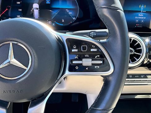 Used 2023 Mercedes-Benz GLB 250 image 23