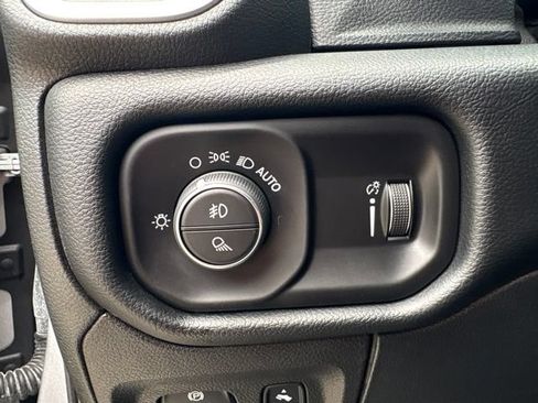 Used 2021 RAM 1500 Lone Star AWD/4WD image 32