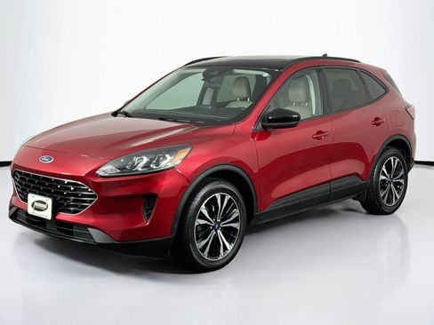 Used 2021 Ford Escape SE w/ SE Sport Appearance Package AWD/4WD image 6