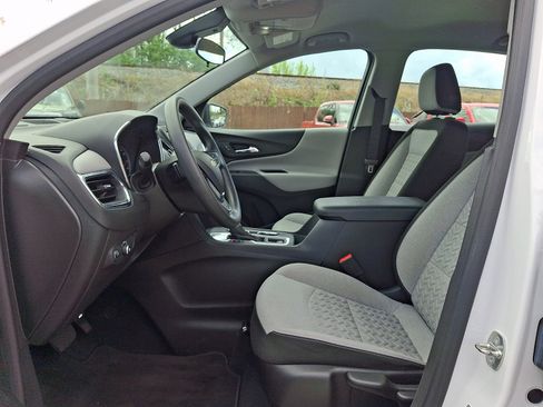 Certified 2024 Chevrolet Equinox LS FWD image 13