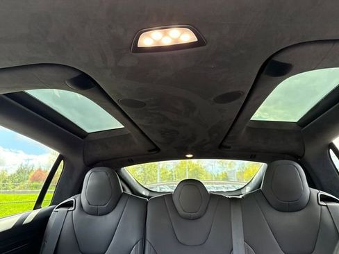 Used 2024 Tesla Model X image 40