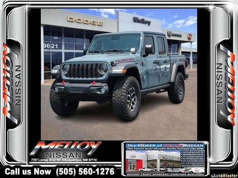 Used 2024 Jeep Gladiator Rubicon w/ Technology Group image 2