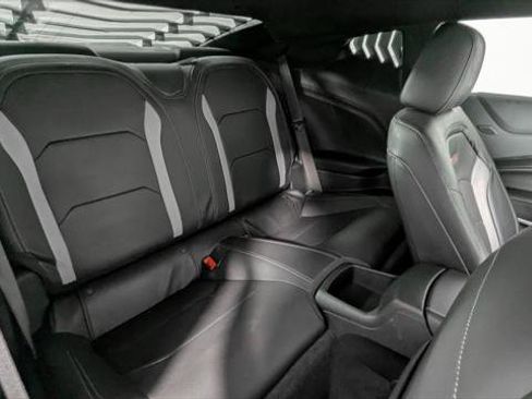 Used 2020 Chevrolet Camaro LT w/ Technology Package RWD image 19