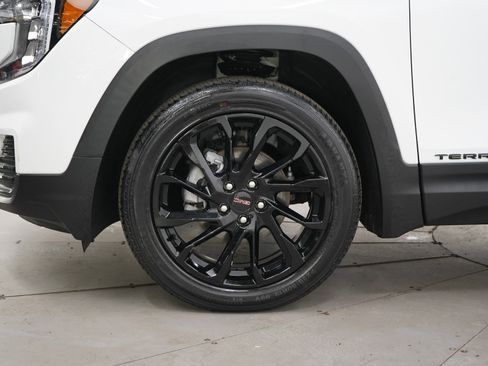 Used 2023 GMC Terrain SLE w/ Driver Convenience Package AWD/4WD image 30