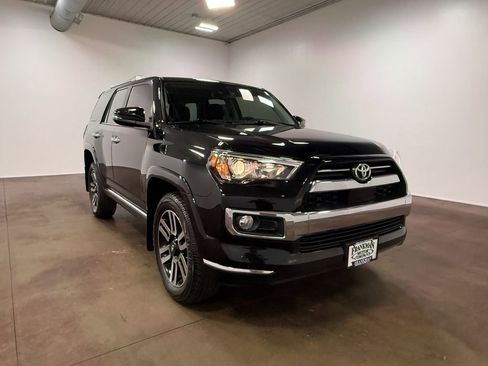 Used 2020 Toyota 4Runner Limited image 30