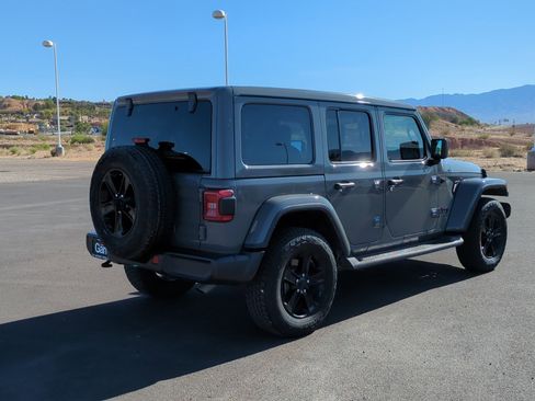 Used 2023 Jeep Wrangler Unlimited Sahara image 3