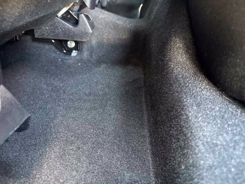 Used 2013 MAZDA MAZDA3 i Touring FWD image 12