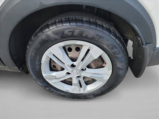 Used 2019 Nissan Kicks S FWD image 8
