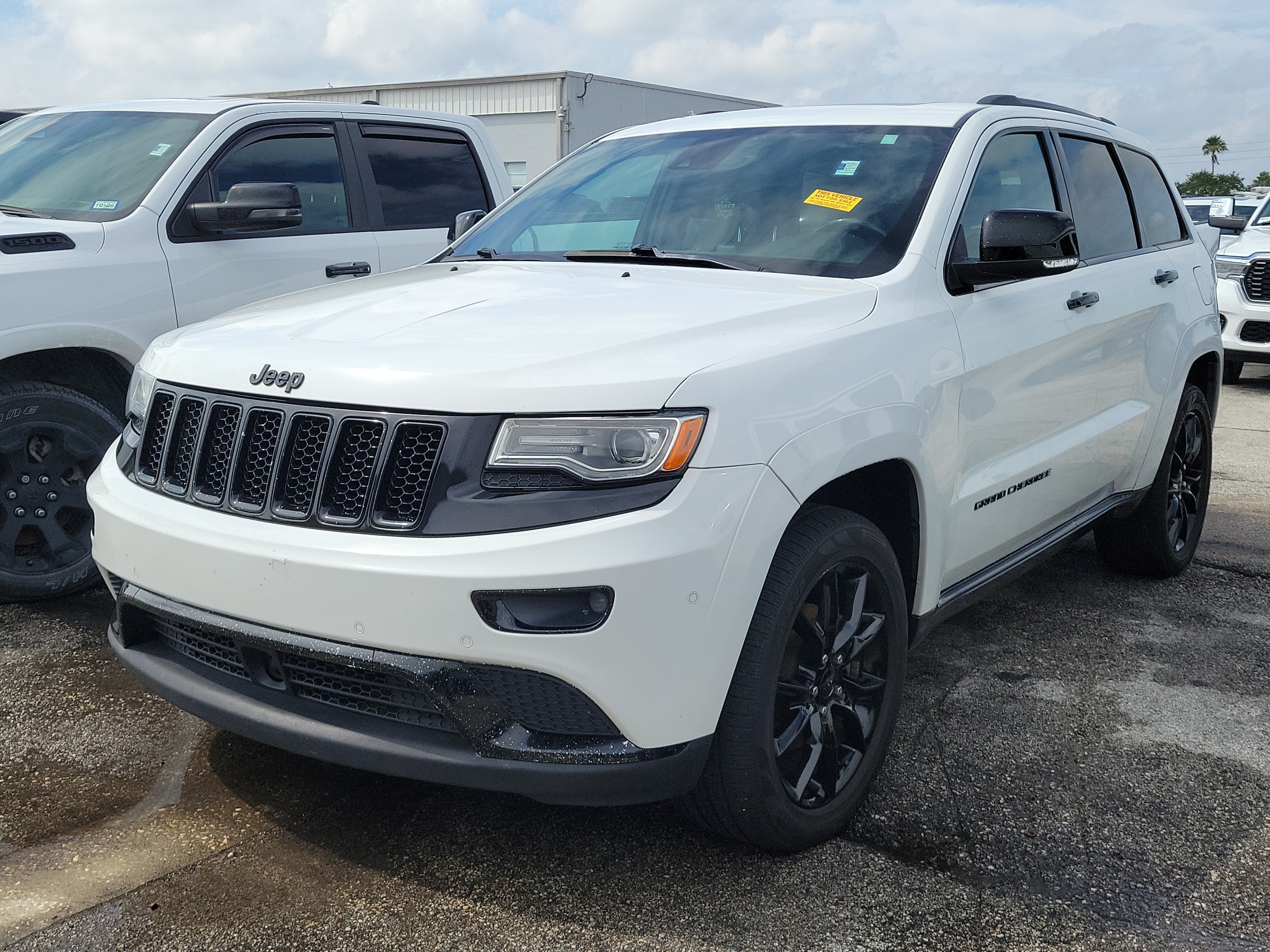 Used 2014 Jeep Grand Cherokee Summit AWD/4WD image 3
