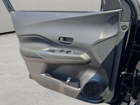 Used 2025 Nissan Kicks Play S w/ Interior Electronics Package FWD image 15
