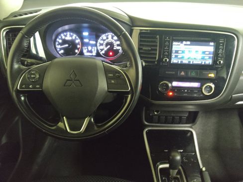 Used 2017 Mitsubishi Outlander ES AWD/4WD image 22