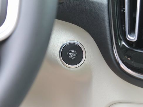 New 2026 Volvo XC40 B5 Ultra w/ Protection Package Premier image 21