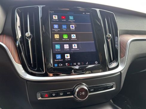 Certified 2025 Volvo V60 B5 Cross Country Plus image 24