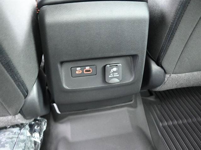 Used 2025 Nissan Frontier PRO-4X w/ Pro Convenience Package AWD/4WD image 11