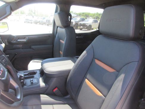 New 2026 GMC Sierra 1500 AT4 w/ AT4 Premium Package AWD/4WD image 13