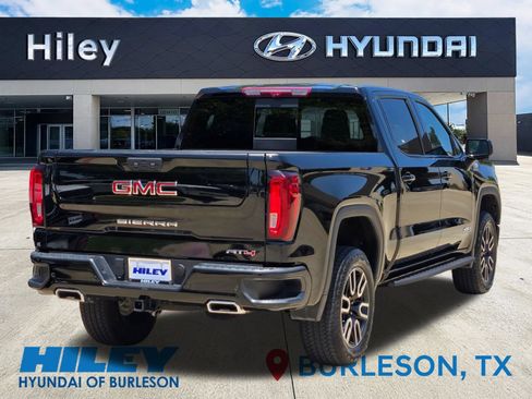 Used 2025 GMC Sierra 1500 AT4 w/ AT4 Premium Package AWD/4WD image 4