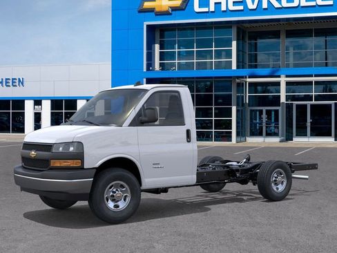 New 2026 Chevrolet Express 3500 w/ Power Convenience Package image 2