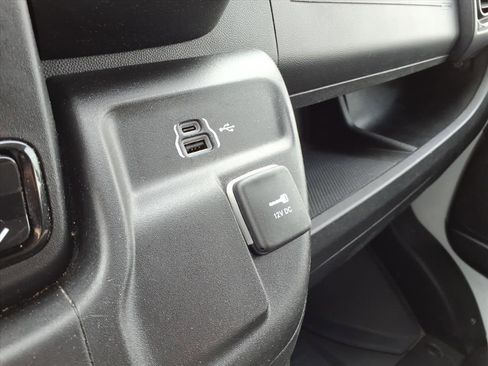 Used 2025 RAM ProMaster 2500 w/ Convenience Group FWD image 16