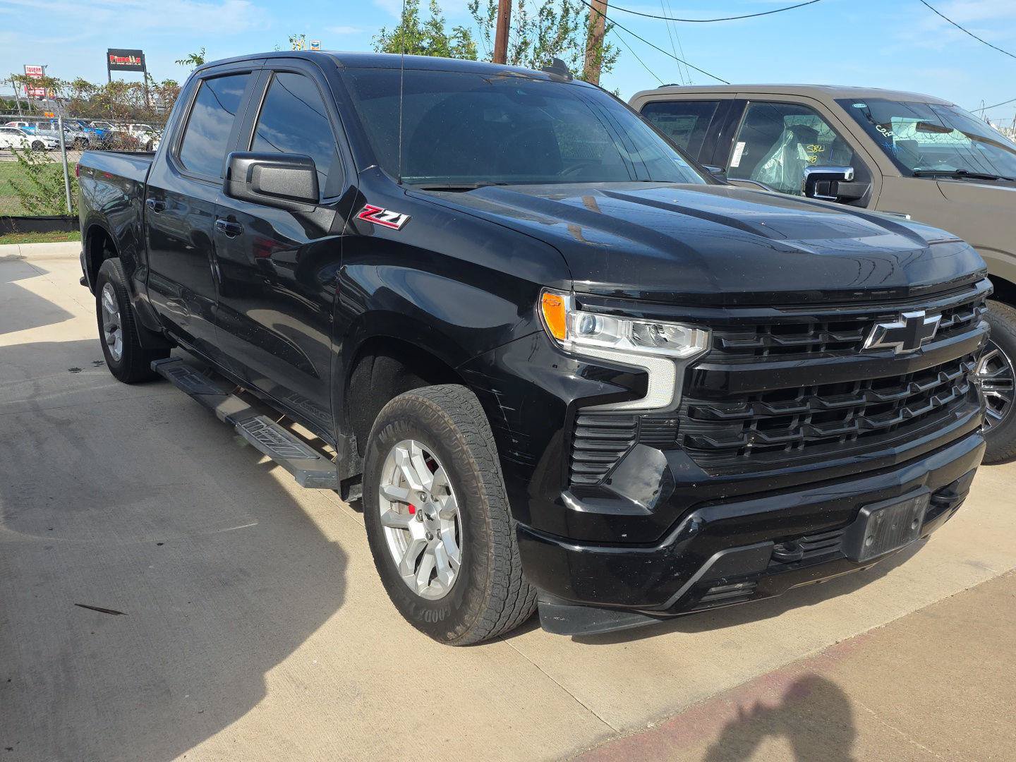 Used 2023 Chevrolet Silverado 1500 RST w/ Z71 Off-Road Package AWD/4WD image 6