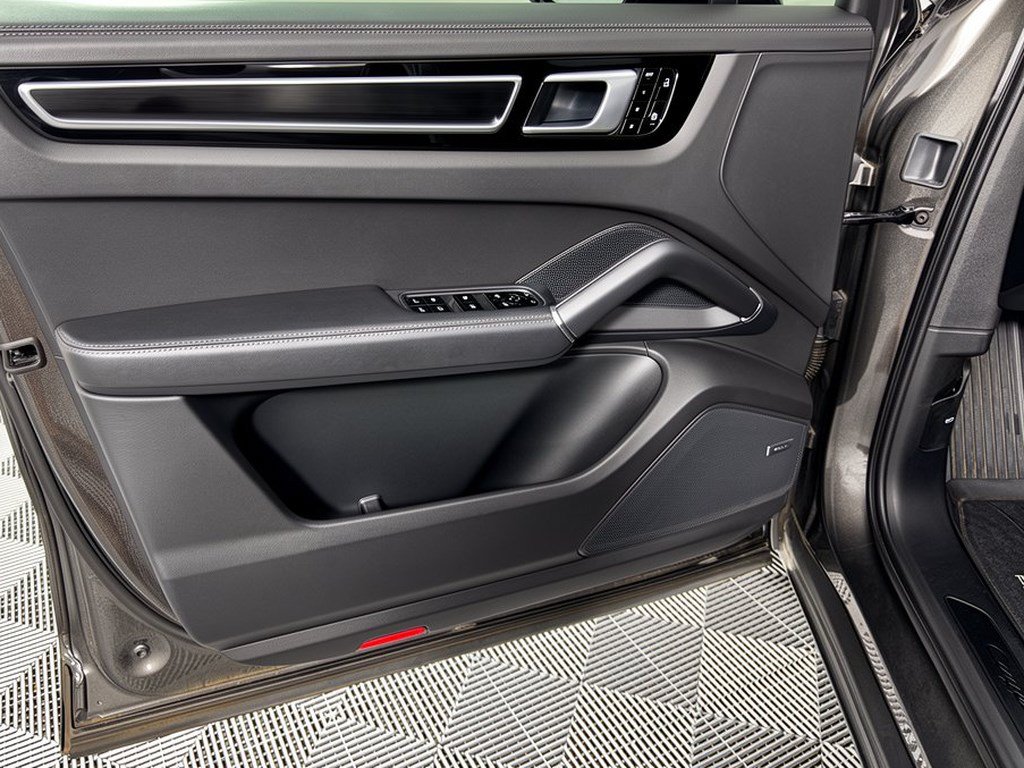 Certified 2021 Porsche Cayenne GTS AWD/4WD image 14